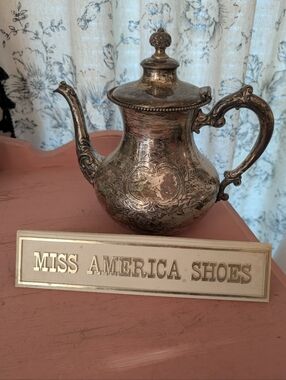 Vintage shoe sign, Miss America Shoes small advertising sign